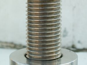 Czy warto korzystać z klejów do gwintów?