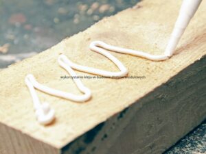 wykorzystanie-kleju-w-budowie-domow-modulowych